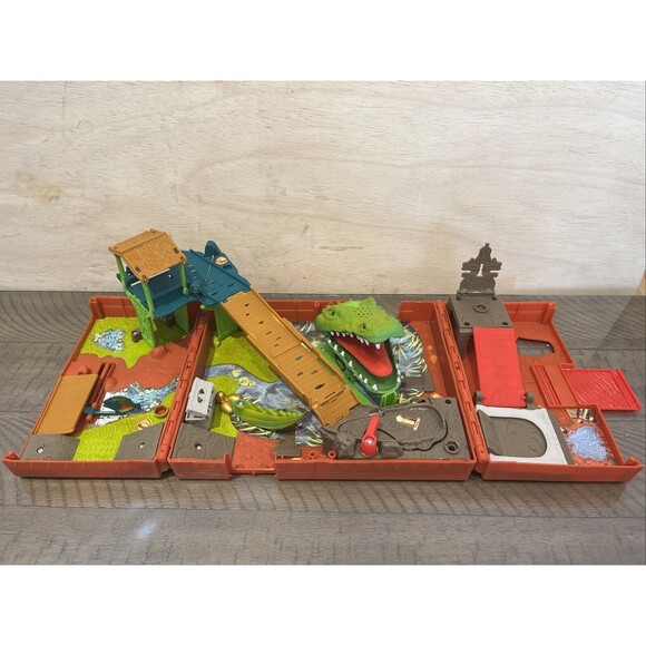 Matchbox Alligator Alley Fold N Go Lights and Sounds Pop-up playset car toy - Picture 1 of 6
